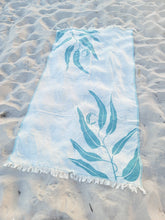 Load image into Gallery viewer, Leaf Flatwoven Turkish Beach Towel Double Sided Sand Free